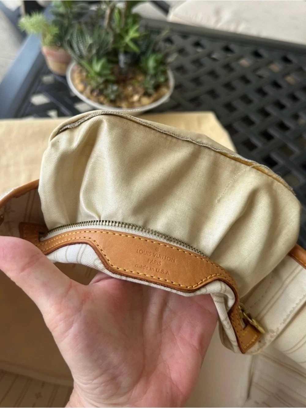 Louis Vuitton Neverfull MM, white - Picture 13 of 15